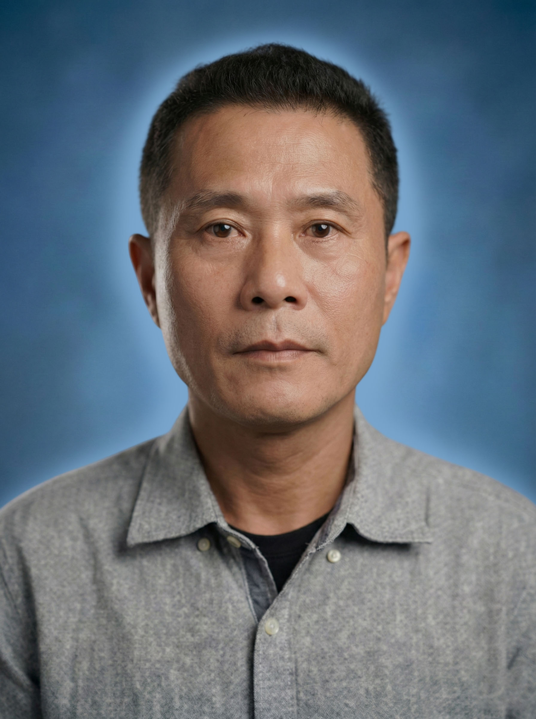 นายนัฐพล หอมทอง